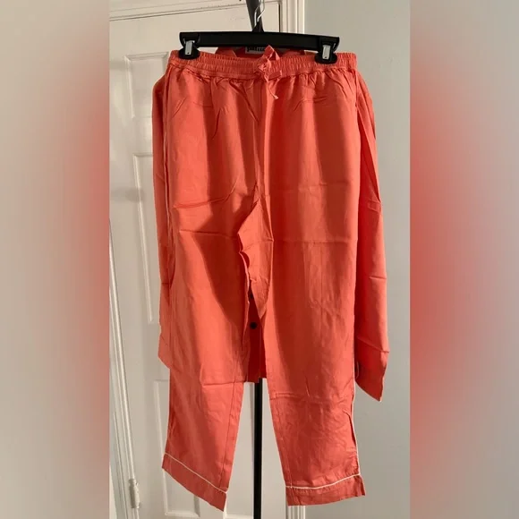 Women's Coral Pajama Top with White Piping NWT - Picture 3 of 5